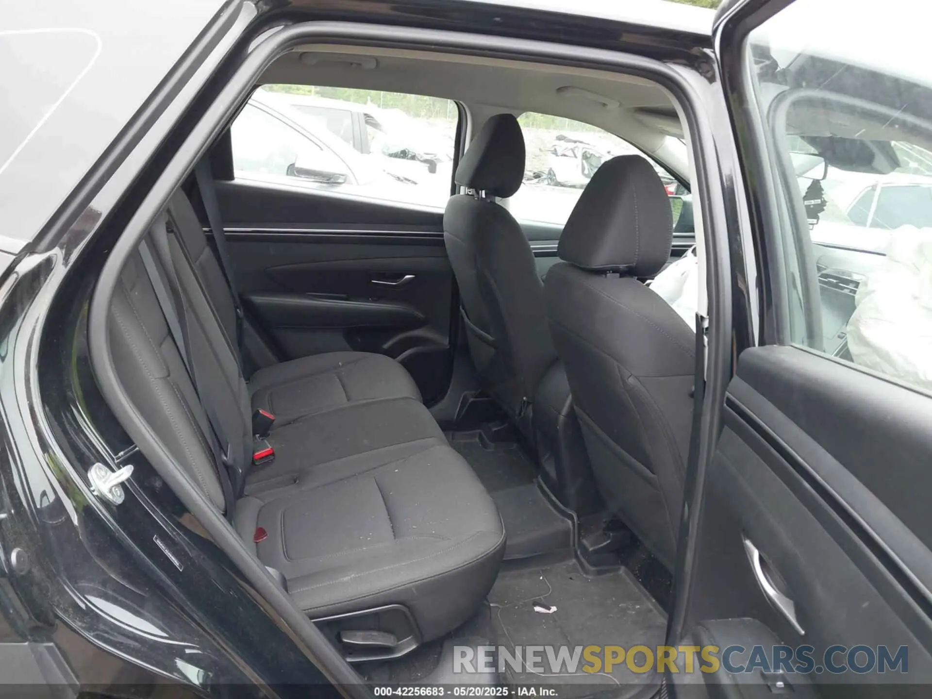 8 Photograph of a damaged car 5NMJACAE6NH085866 HYUNDAI TUCSON 2022