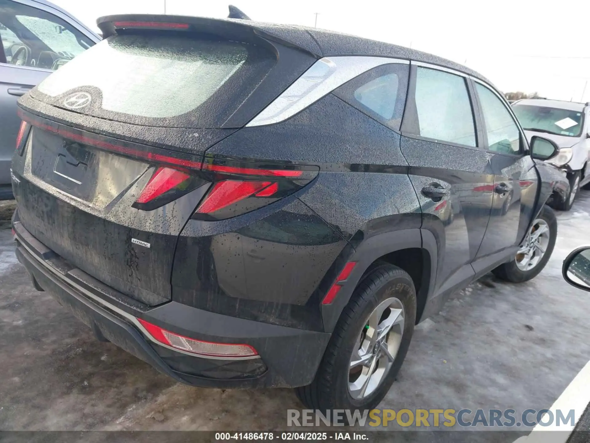 4 Photograph of a damaged car 5NMJACAE6NH094941 HYUNDAI TUCSON 2022