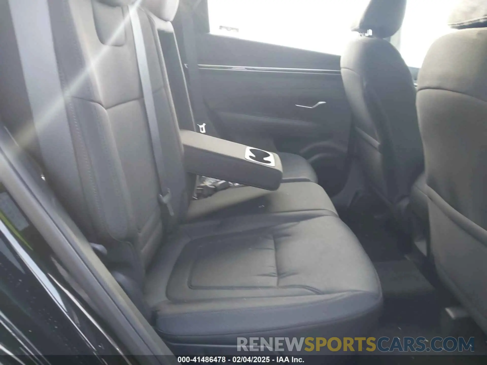 8 Photograph of a damaged car 5NMJACAE6NH094941 HYUNDAI TUCSON 2022