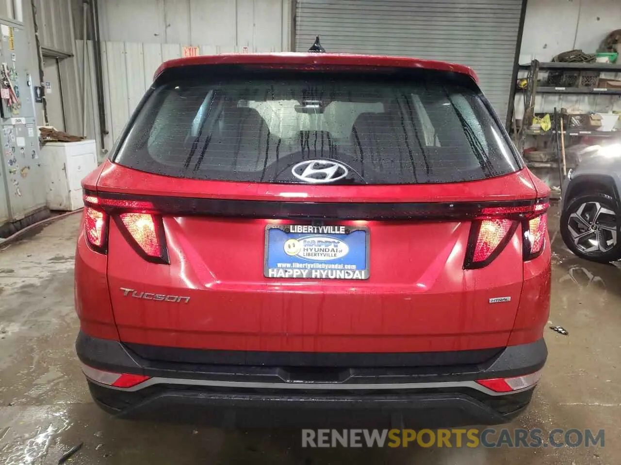 6 Photograph of a damaged car 5NMJACAE6NH153941 HYUNDAI TUCSON 2022