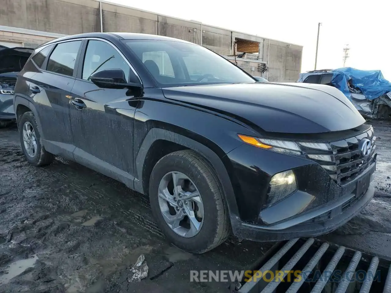 4 Photograph of a damaged car 5NMJACAE9NH111215 HYUNDAI TUCSON 2022
