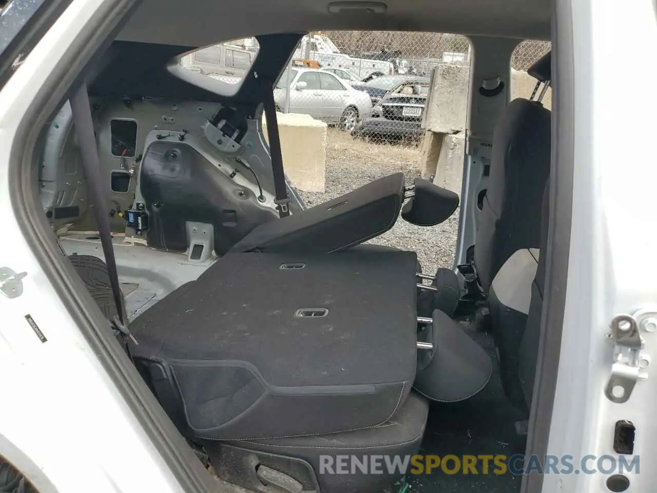 11 Photograph of a damaged car 5NMJACAEXNH034676 HYUNDAI TUCSON 2022