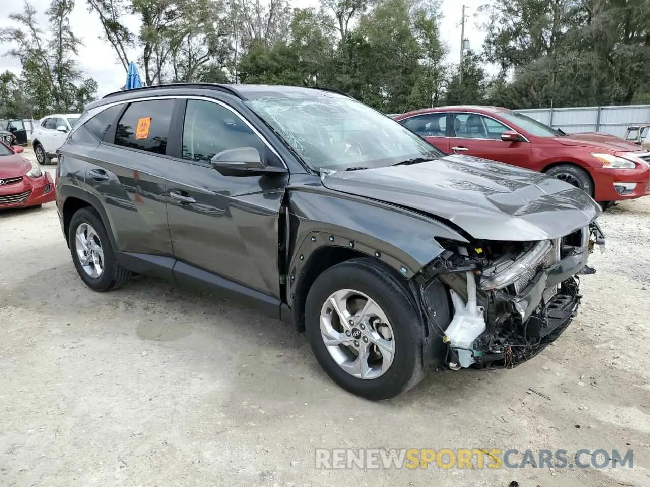 4 Photograph of a damaged car 5NMJB3AE0NH055131 HYUNDAI TUCSON 2022