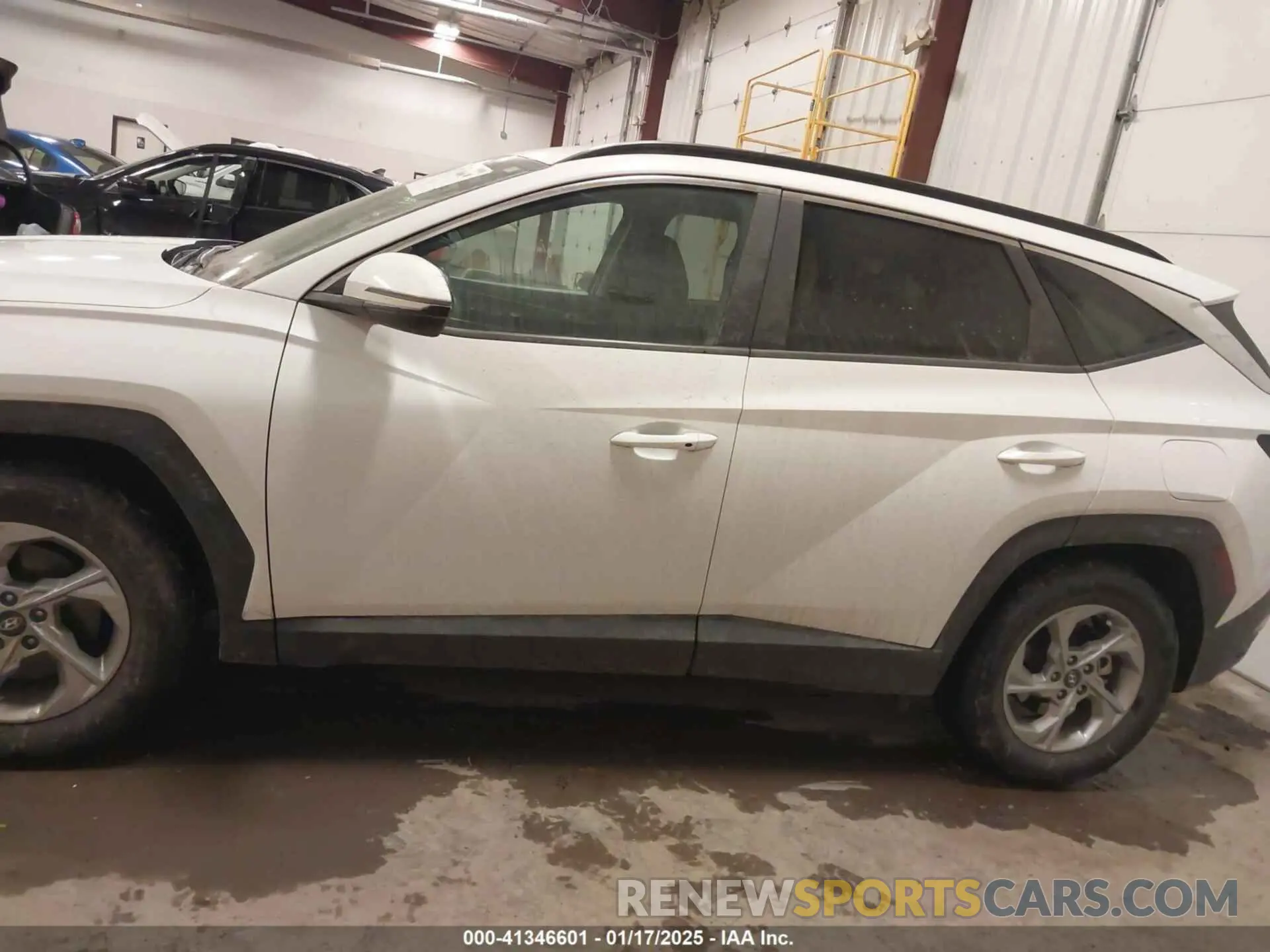 15 Photograph of a damaged car 5NMJB3AE0NH083009 HYUNDAI TUCSON 2022