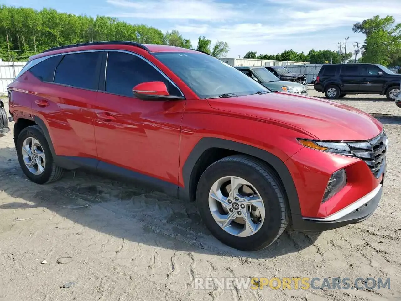 4 Photograph of a damaged car 5NMJB3AE0NH085519 HYUNDAI TUCSON 2022