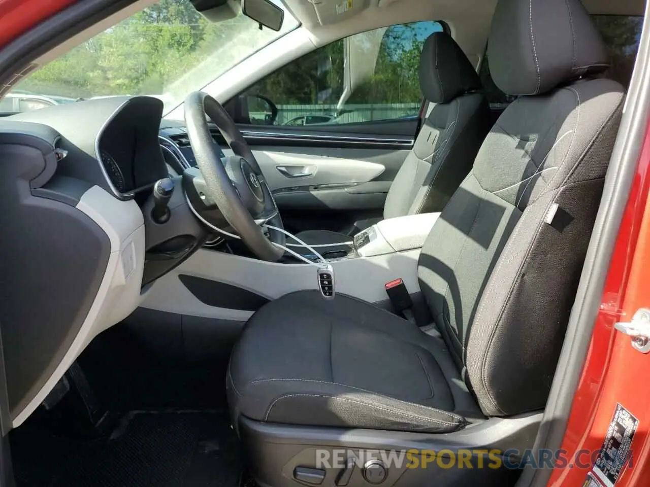 7 Photograph of a damaged car 5NMJB3AE0NH085519 HYUNDAI TUCSON 2022