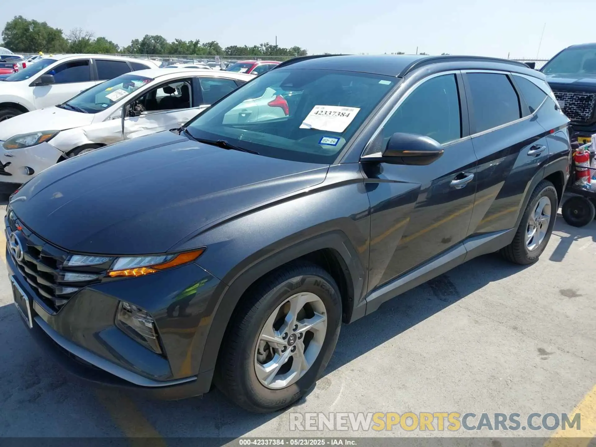 2 Photograph of a damaged car 5NMJB3AE1NH008268 HYUNDAI TUCSON 2022