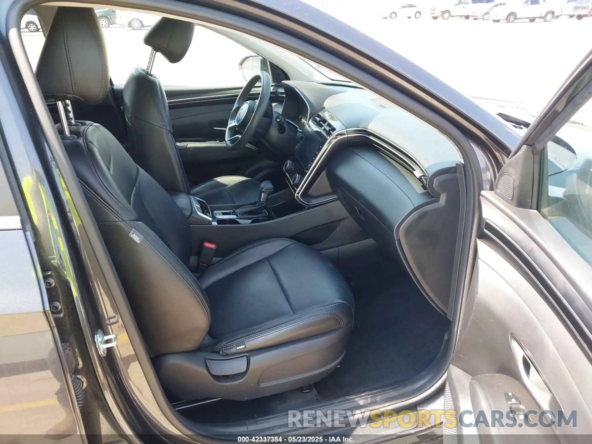 5 Photograph of a damaged car 5NMJB3AE1NH008268 HYUNDAI TUCSON 2022