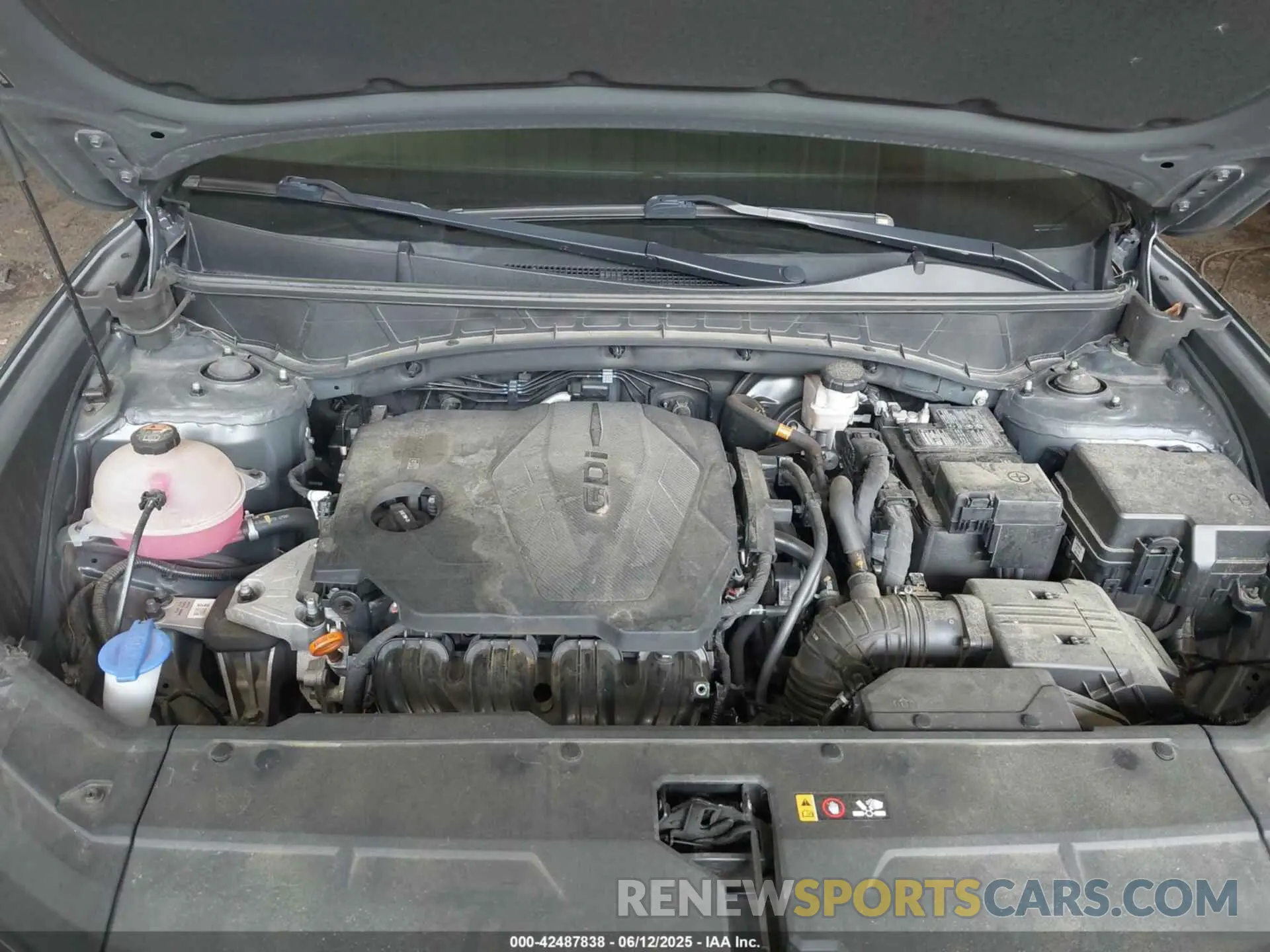 10 Photograph of a damaged car 5NMJB3AE1NH045918 HYUNDAI TUCSON 2022