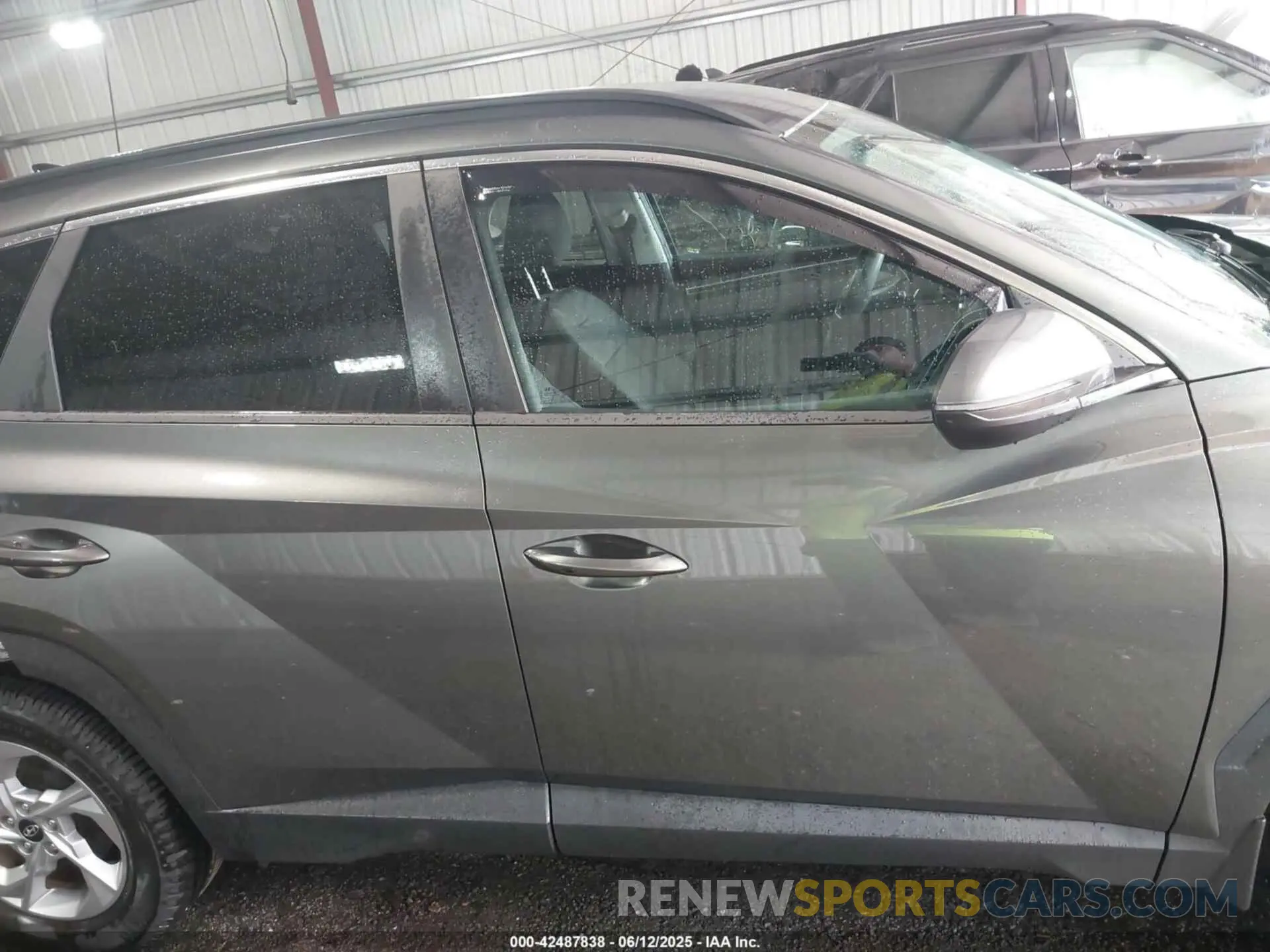 13 Photograph of a damaged car 5NMJB3AE1NH045918 HYUNDAI TUCSON 2022
