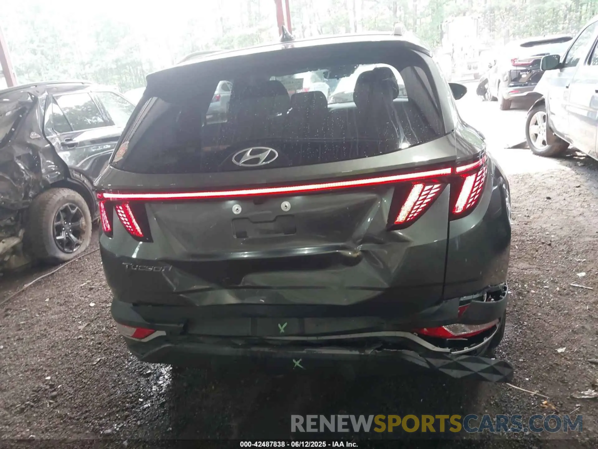 16 Photograph of a damaged car 5NMJB3AE1NH045918 HYUNDAI TUCSON 2022