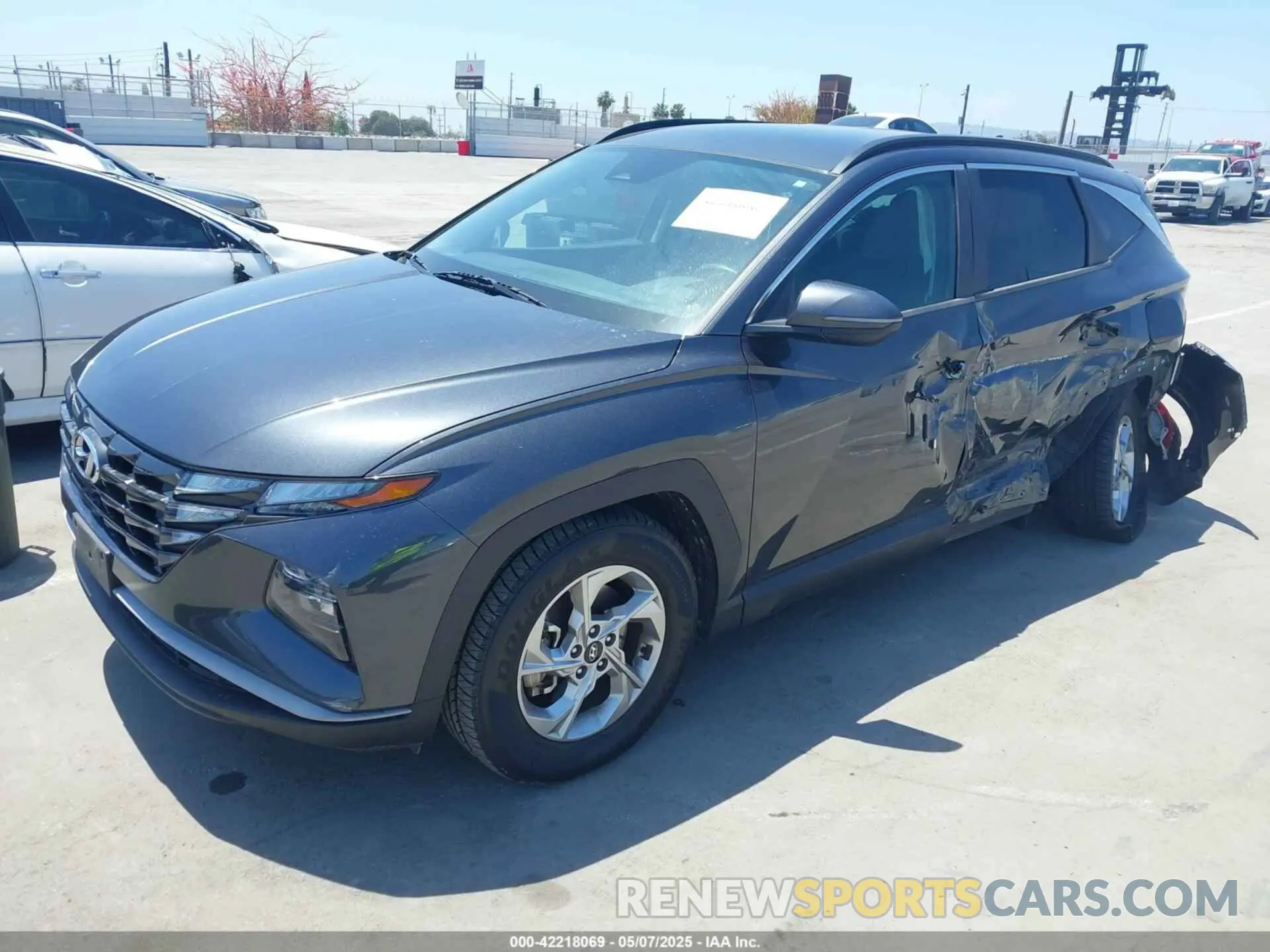 2 Photograph of a damaged car 5NMJB3AE2NH003015 HYUNDAI TUCSON 2022