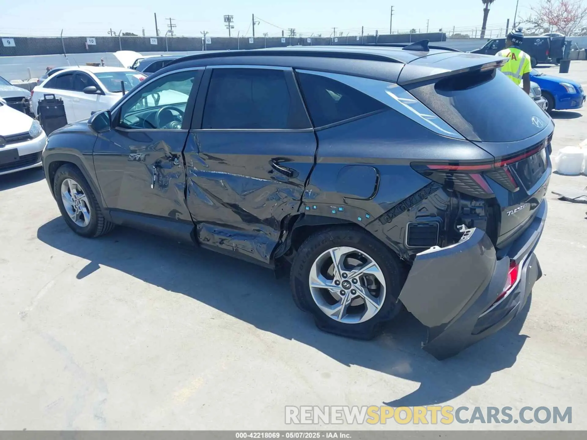 3 Photograph of a damaged car 5NMJB3AE2NH003015 HYUNDAI TUCSON 2022