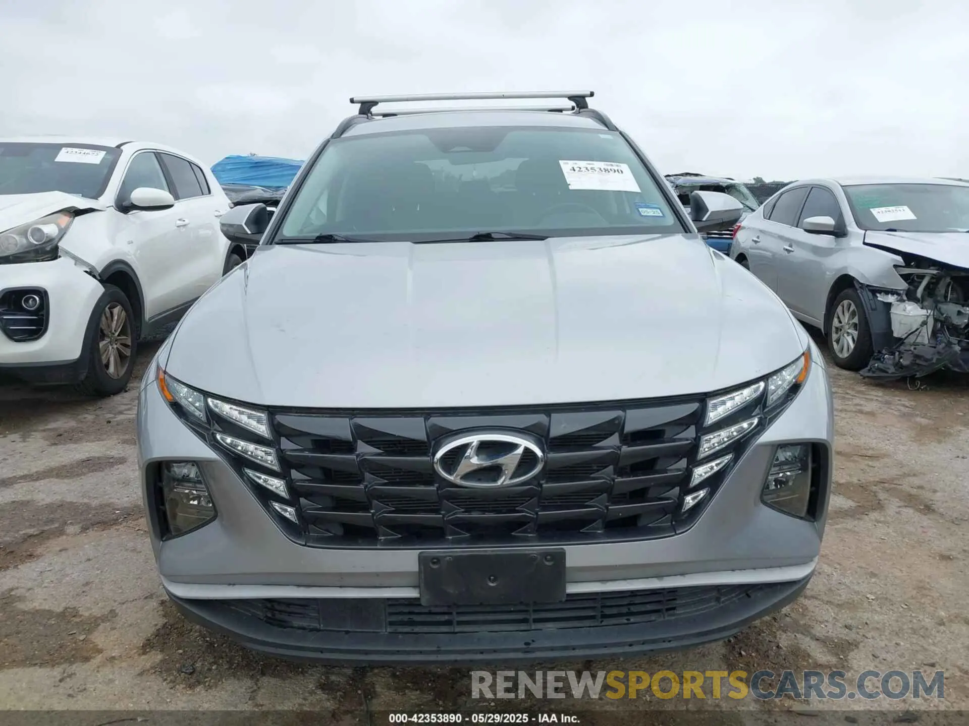 12 Photograph of a damaged car 5NMJB3AE2NH134932 HYUNDAI TUCSON 2022
