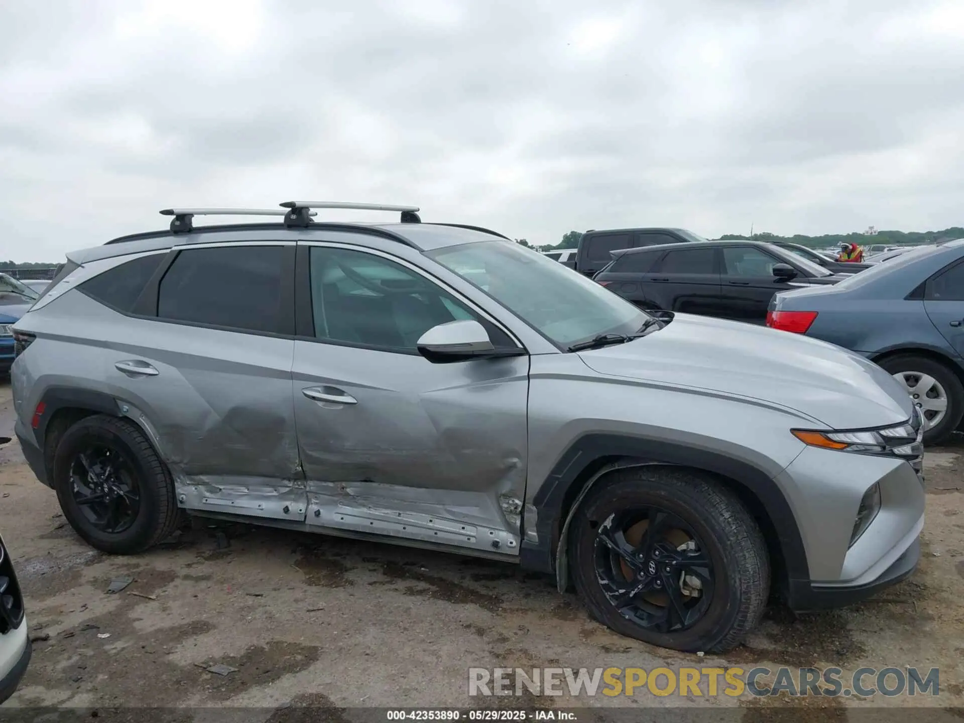 13 Photograph of a damaged car 5NMJB3AE2NH134932 HYUNDAI TUCSON 2022
