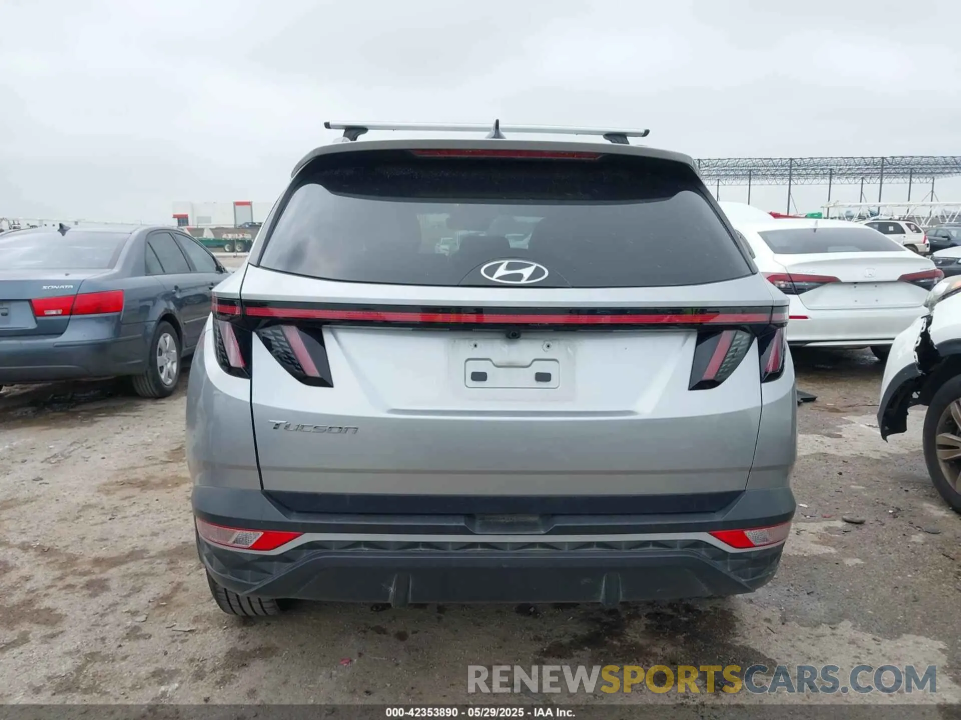 16 Photograph of a damaged car 5NMJB3AE2NH134932 HYUNDAI TUCSON 2022