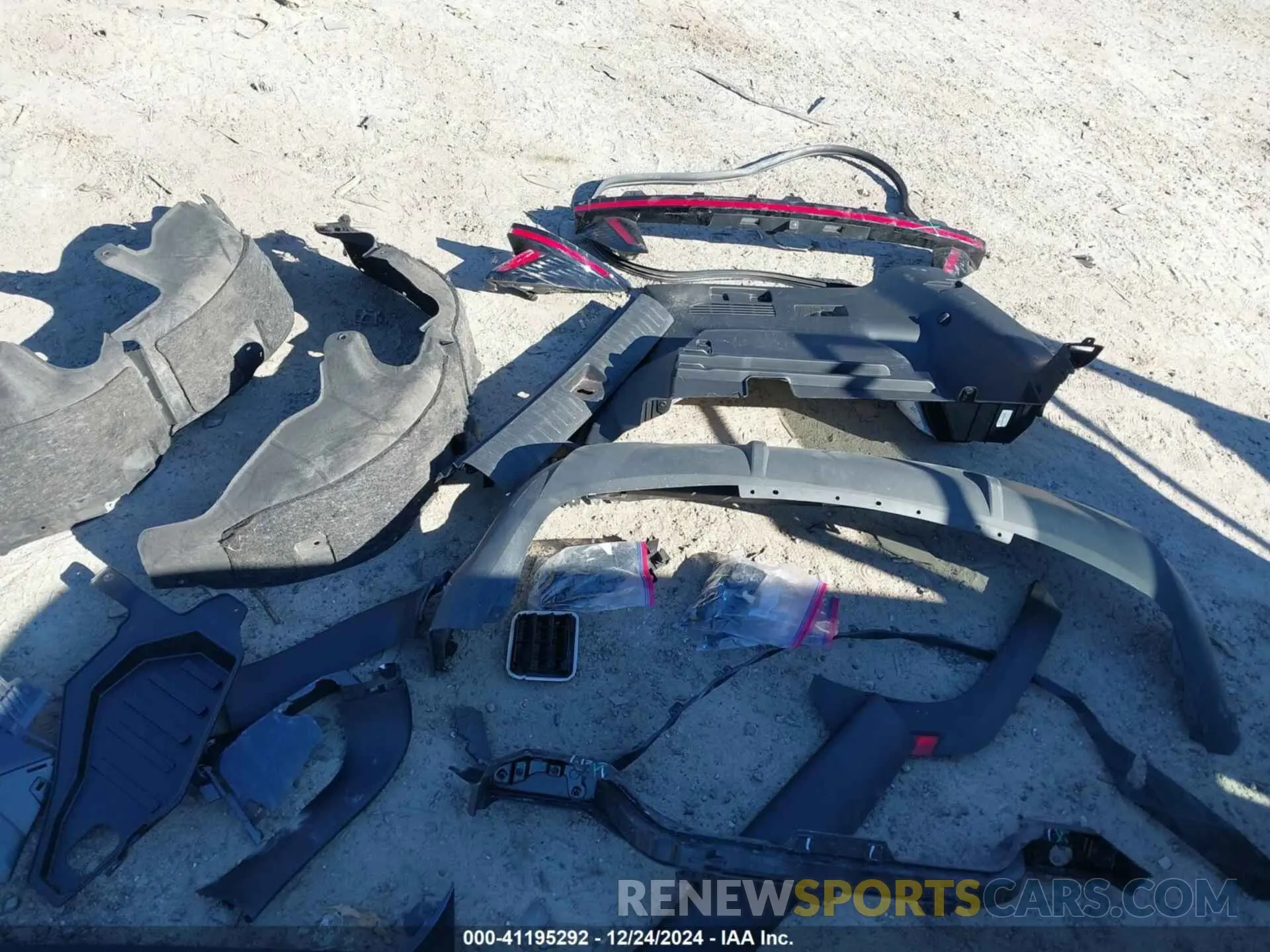 19 Photograph of a damaged car 5NMJB3AE3NH017750 HYUNDAI TUCSON 2022