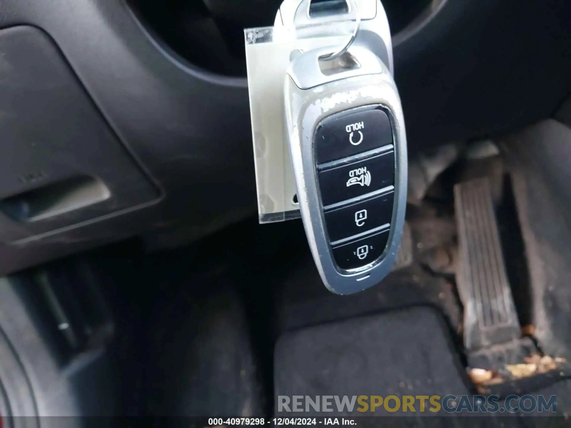 11 Photograph of a damaged car 5NMJB3AE3NH069413 HYUNDAI TUCSON 2022