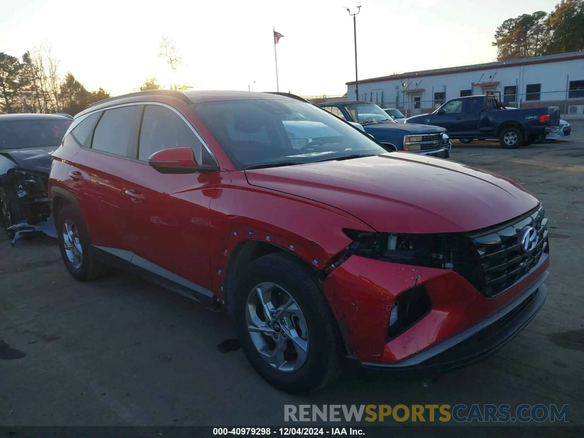 13 Photograph of a damaged car 5NMJB3AE3NH069413 HYUNDAI TUCSON 2022