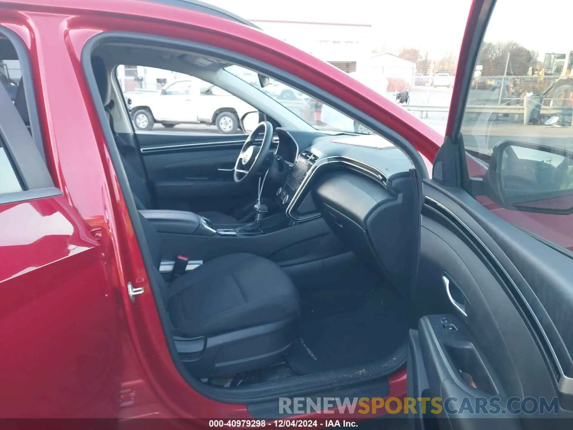 5 Photograph of a damaged car 5NMJB3AE3NH069413 HYUNDAI TUCSON 2022