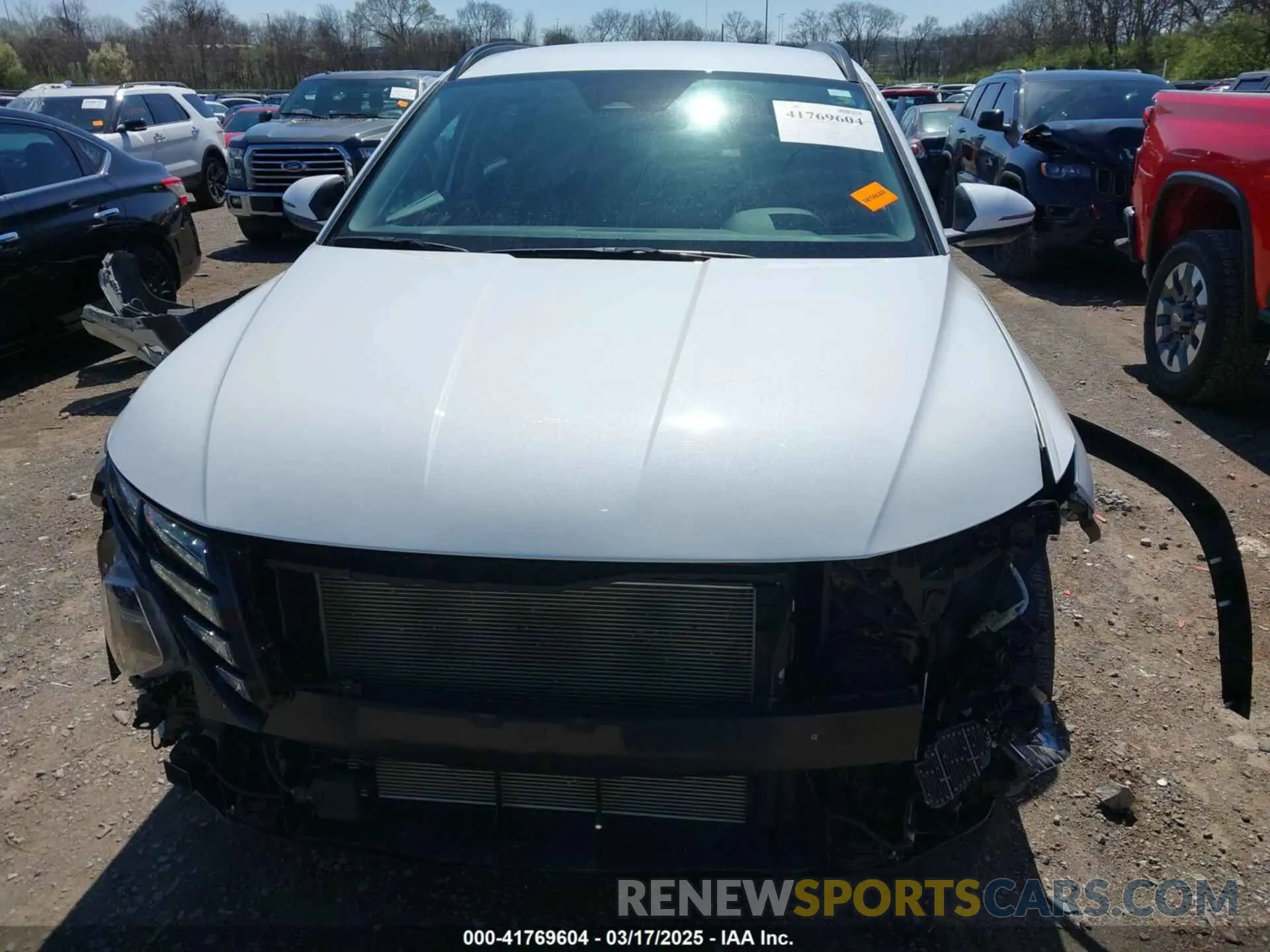 13 Photograph of a damaged car 5NMJB3AE3NH070982 HYUNDAI TUCSON 2022