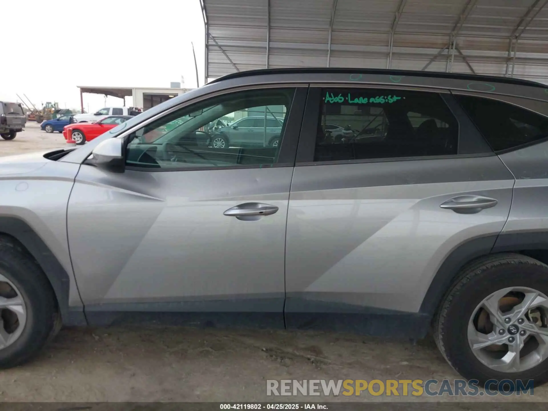 14 Photograph of a damaged car 5NMJB3AE5NH067632 HYUNDAI TUCSON 2022