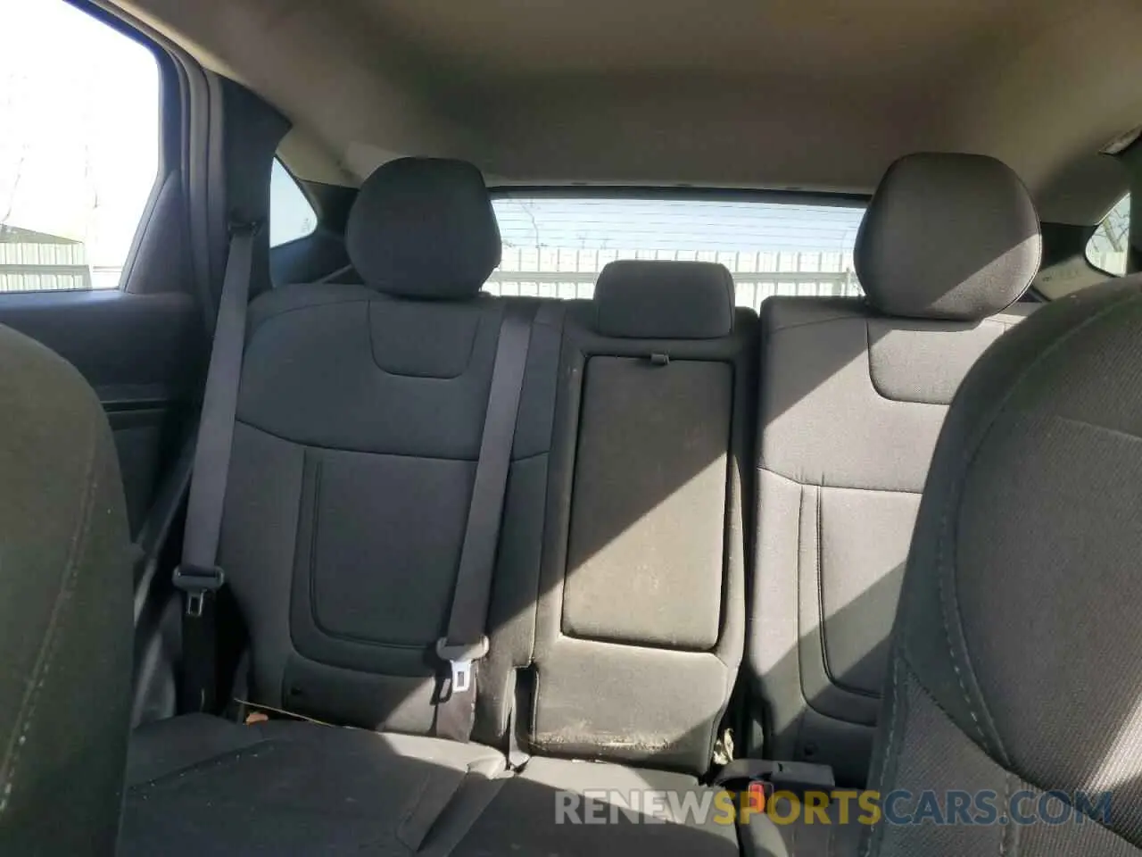 10 Photograph of a damaged car 5NMJB3AE6NH012915 HYUNDAI TUCSON 2022