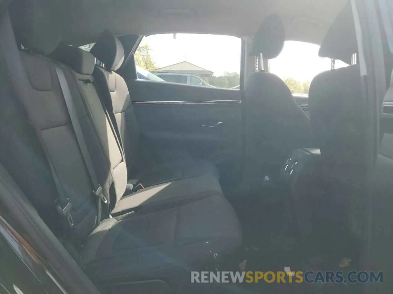11 Photograph of a damaged car 5NMJB3AE6NH012915 HYUNDAI TUCSON 2022
