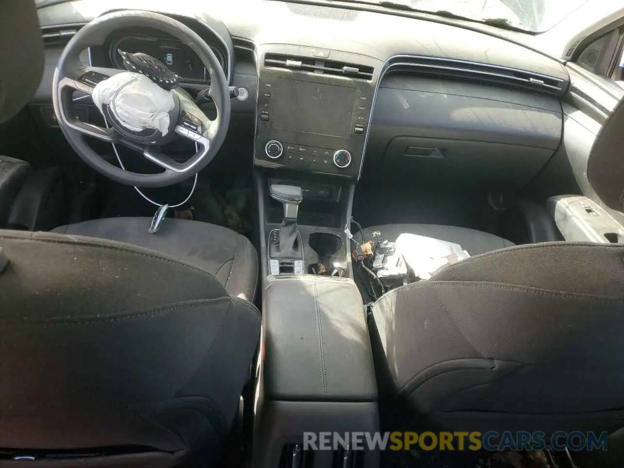 8 Photograph of a damaged car 5NMJB3AE6NH012915 HYUNDAI TUCSON 2022