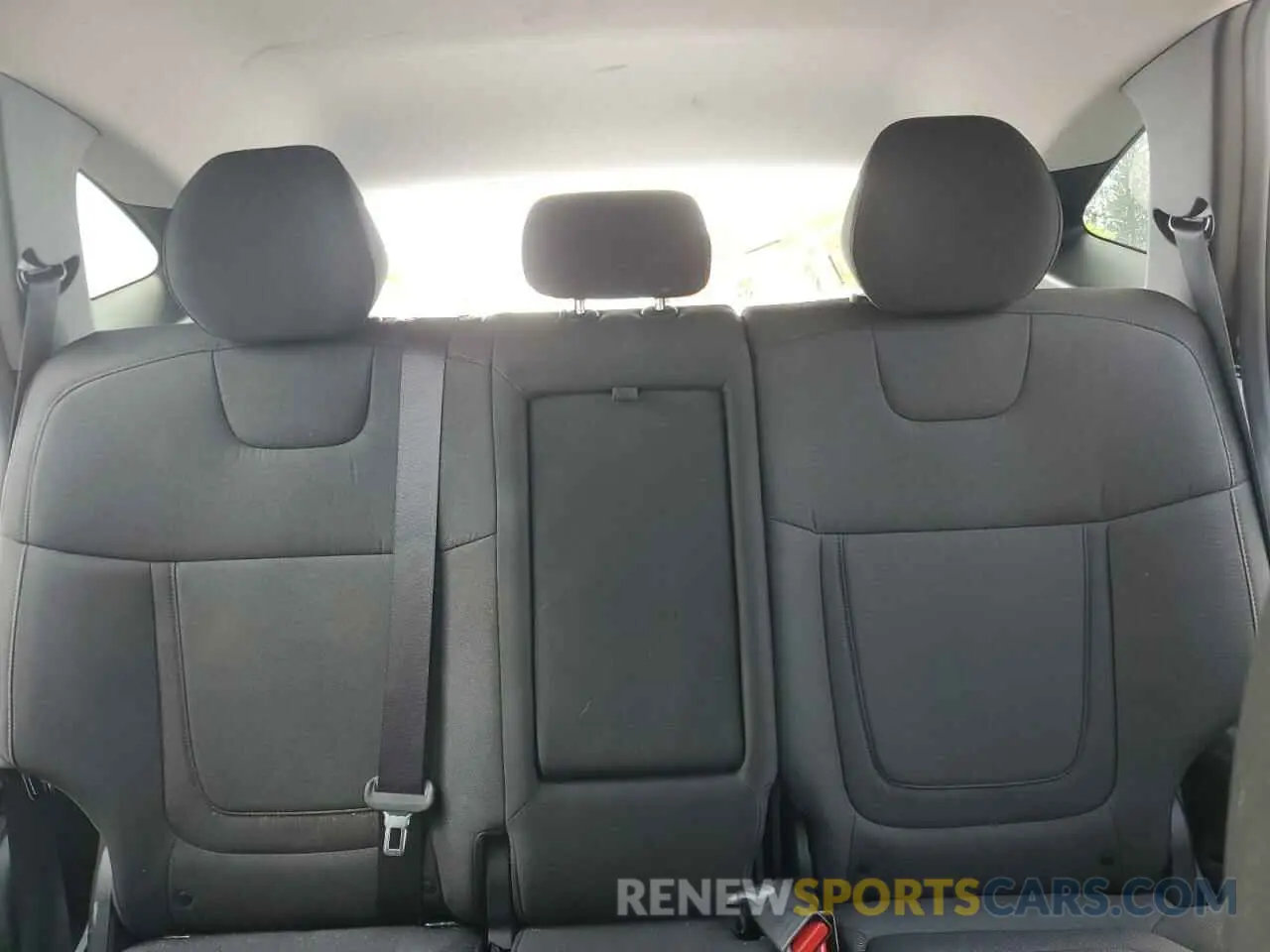 10 Photograph of a damaged car 5NMJB3AE6NH038107 HYUNDAI TUCSON 2022