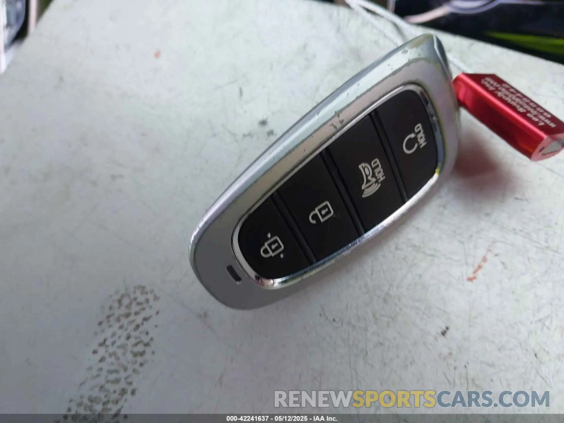 11 Photograph of a damaged car 5NMJB3AE6NH110374 HYUNDAI TUCSON 2022