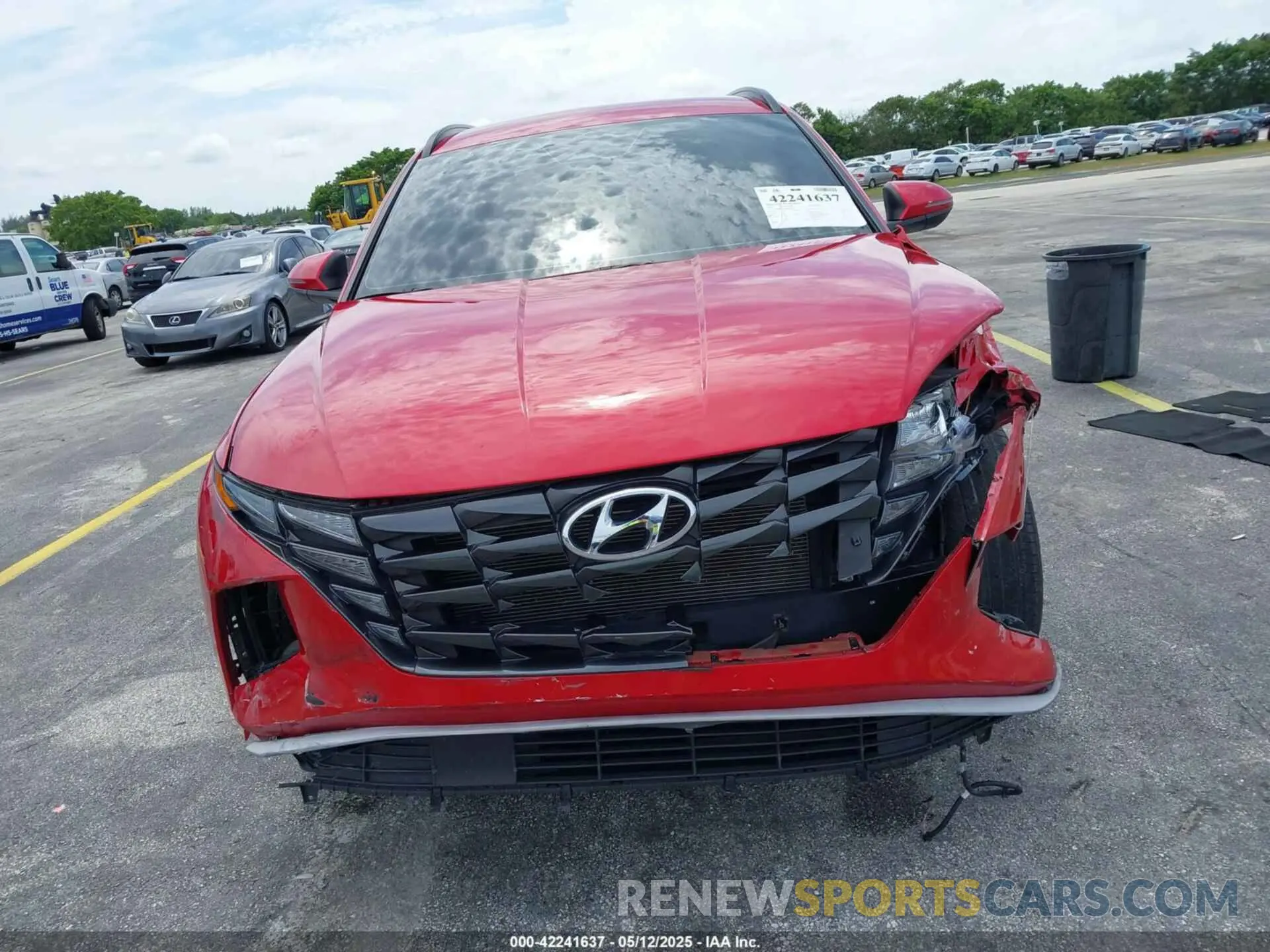 12 Photograph of a damaged car 5NMJB3AE6NH110374 HYUNDAI TUCSON 2022