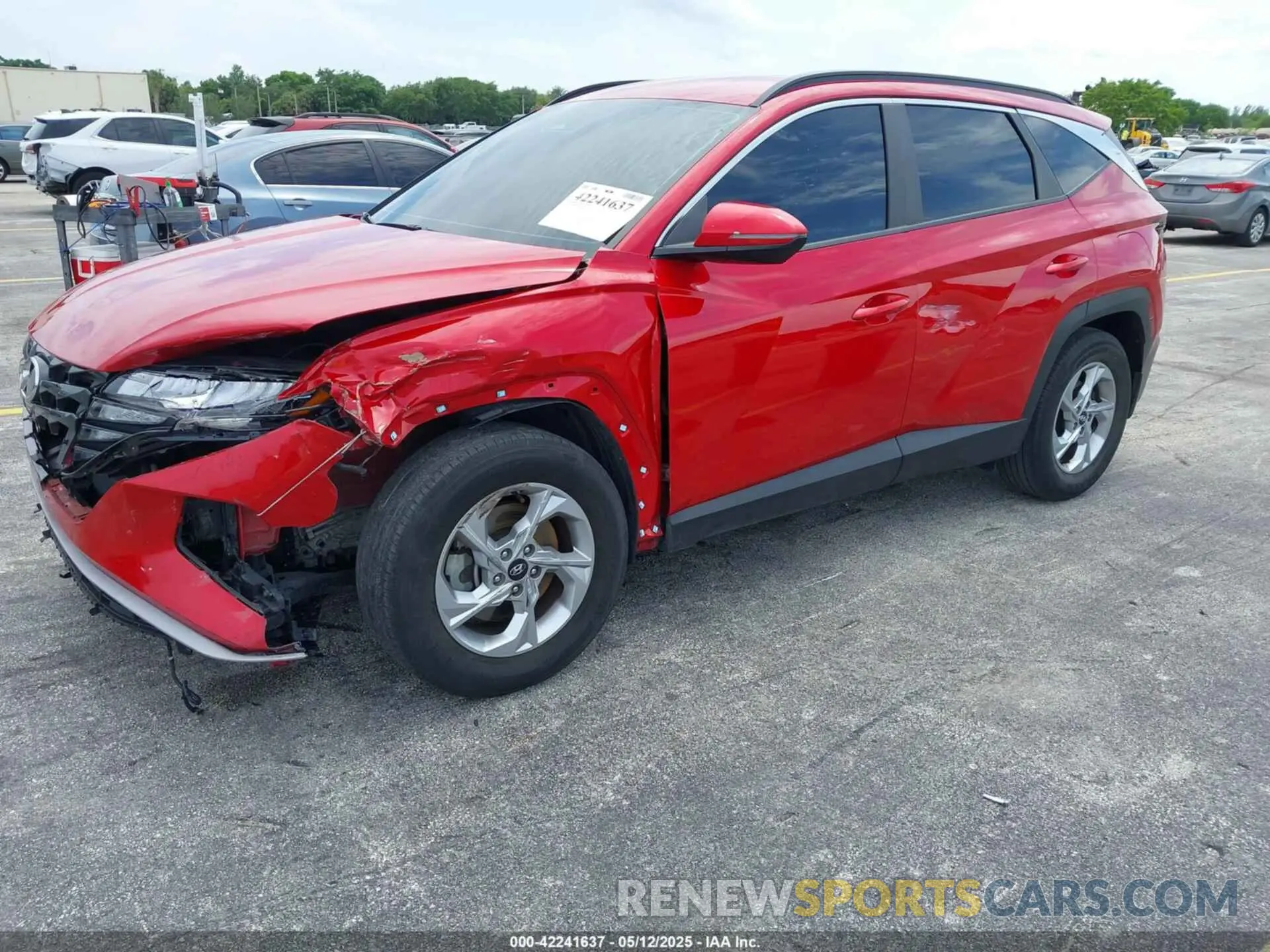 2 Photograph of a damaged car 5NMJB3AE6NH110374 HYUNDAI TUCSON 2022