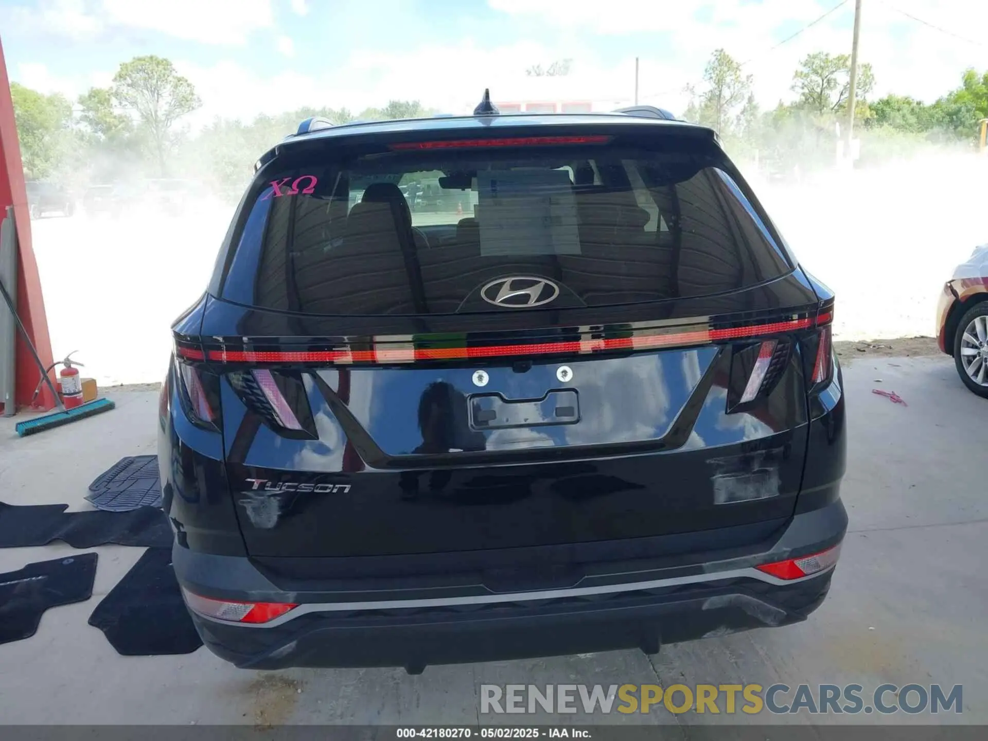 17 Photograph of a damaged car 5NMJB3AE6NH139325 HYUNDAI TUCSON 2022