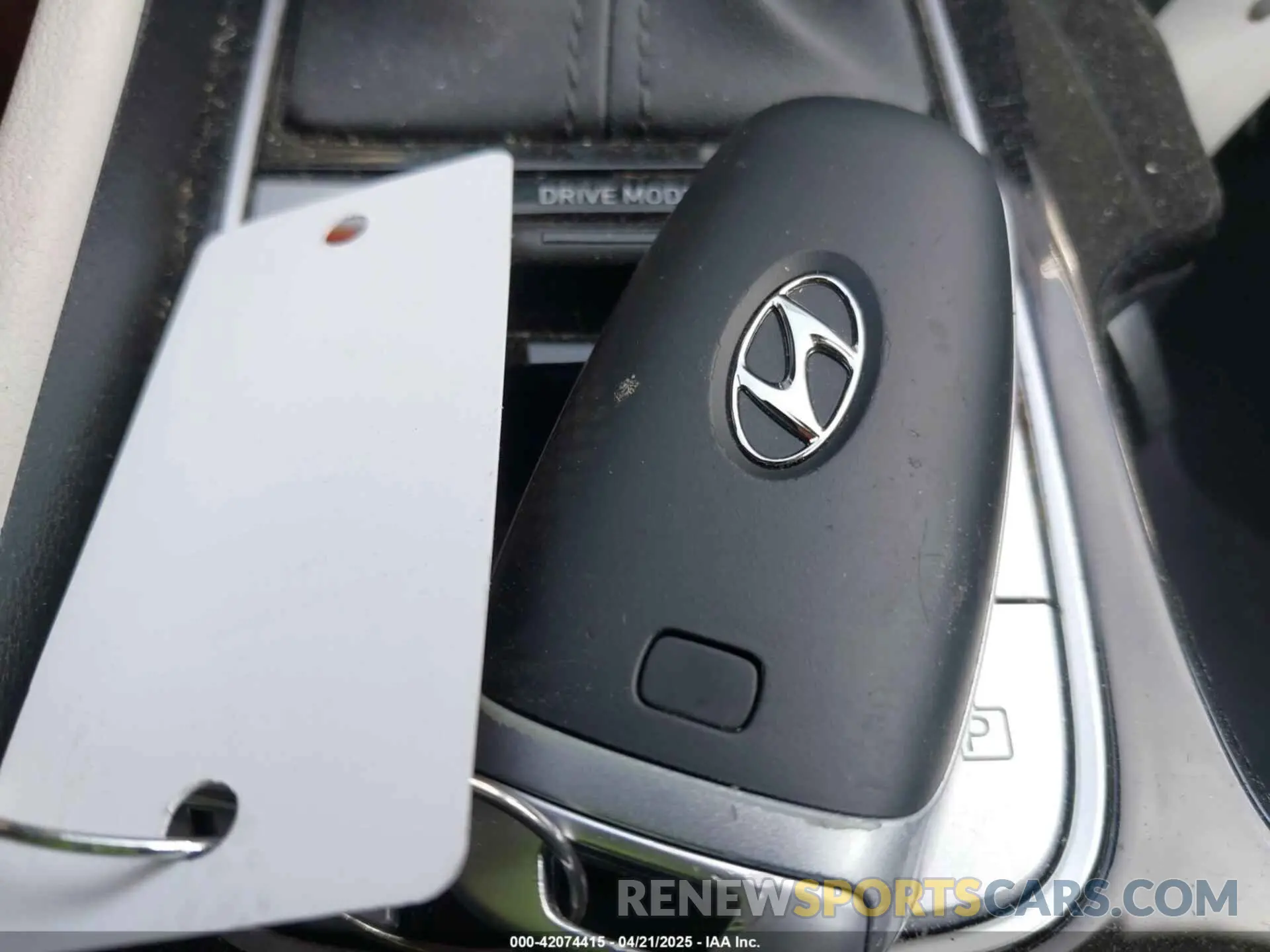 11 Photograph of a damaged car 5NMJB3AE6NH160109 HYUNDAI TUCSON 2022