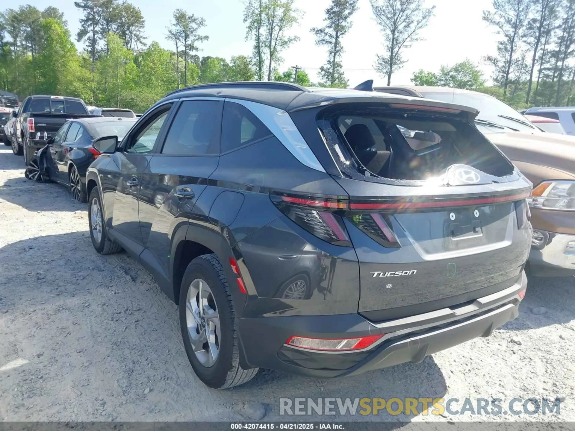 14 Photograph of a damaged car 5NMJB3AE6NH160109 HYUNDAI TUCSON 2022