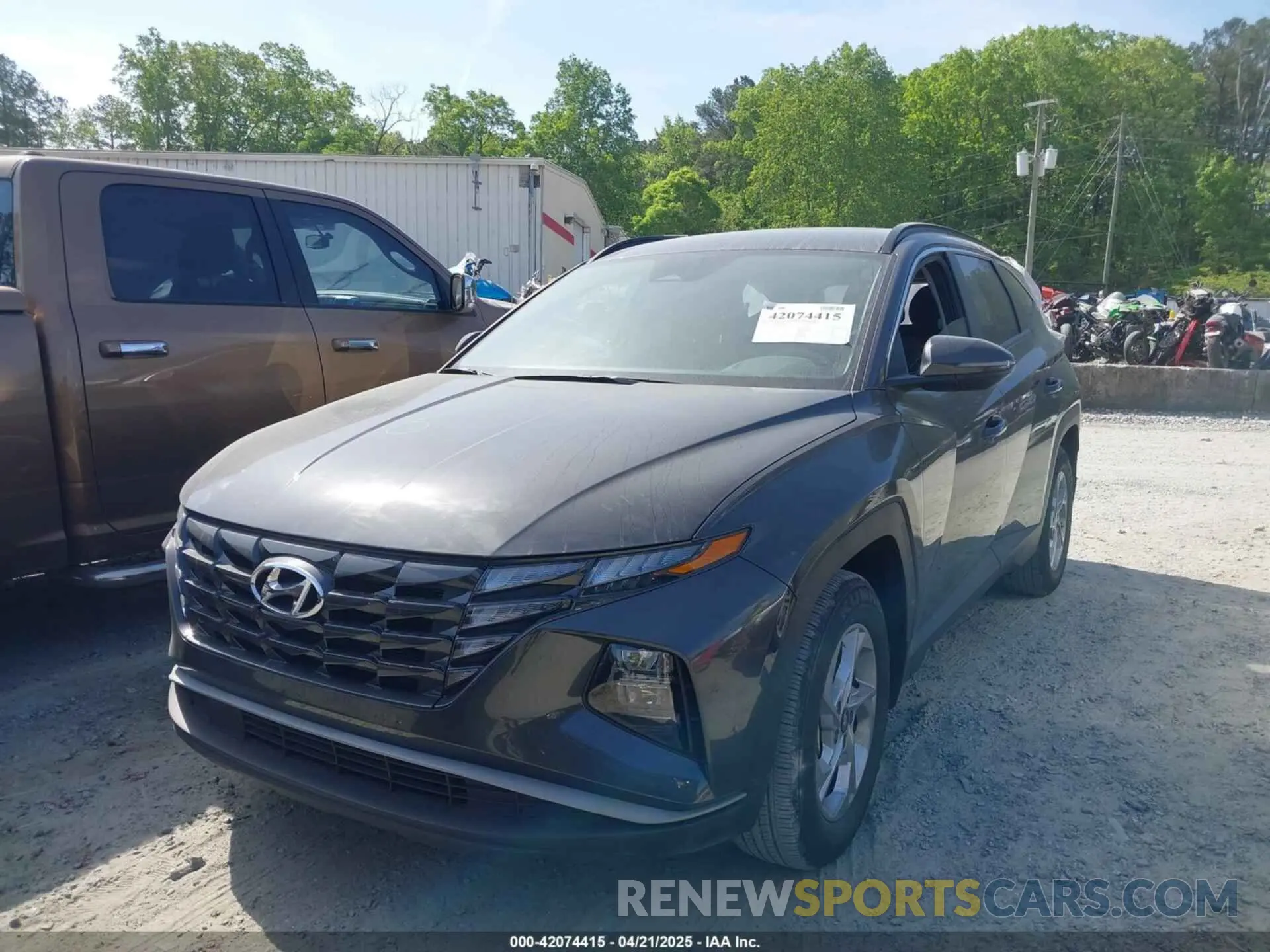 2 Photograph of a damaged car 5NMJB3AE6NH160109 HYUNDAI TUCSON 2022