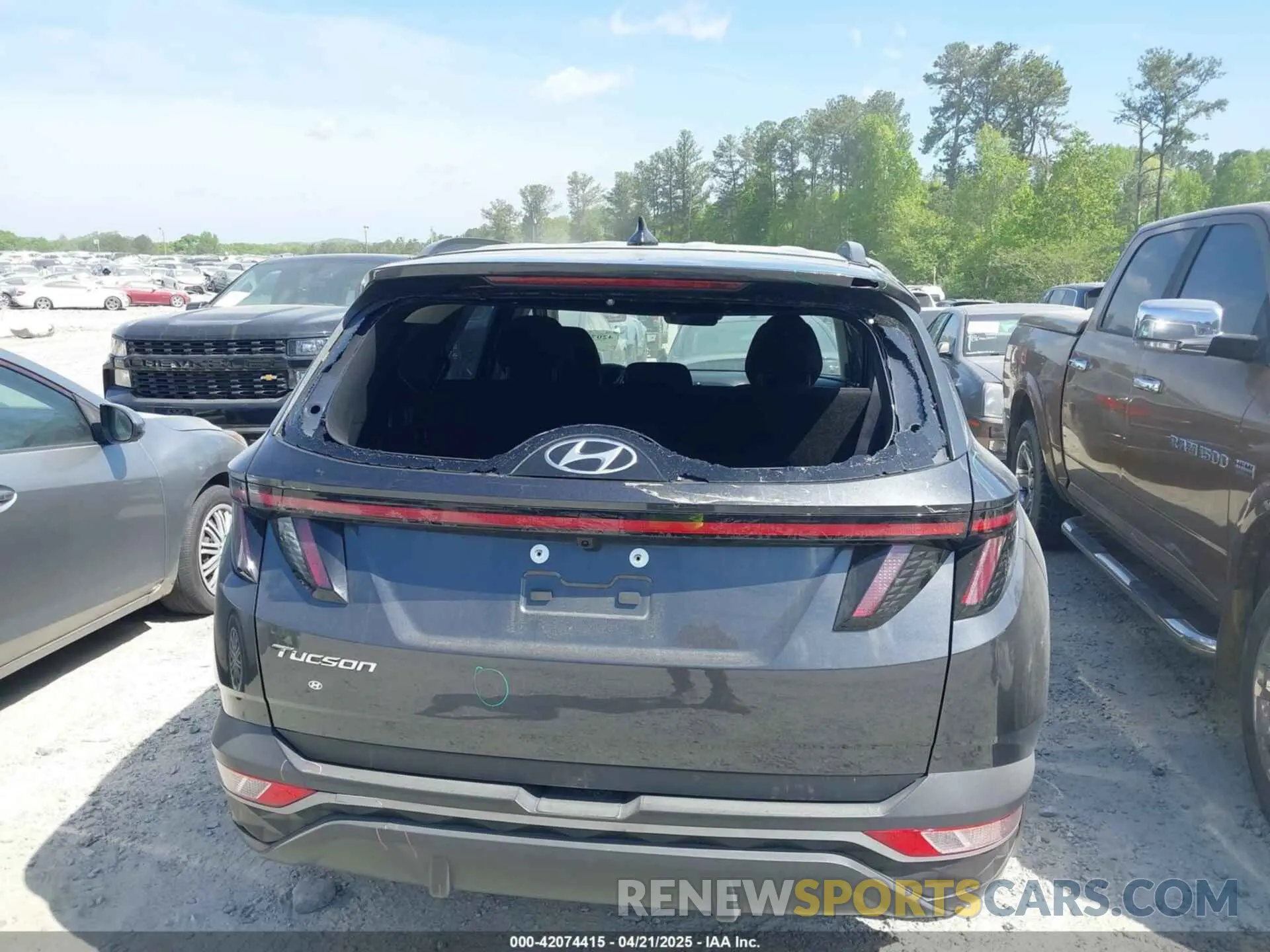 6 Photograph of a damaged car 5NMJB3AE6NH160109 HYUNDAI TUCSON 2022