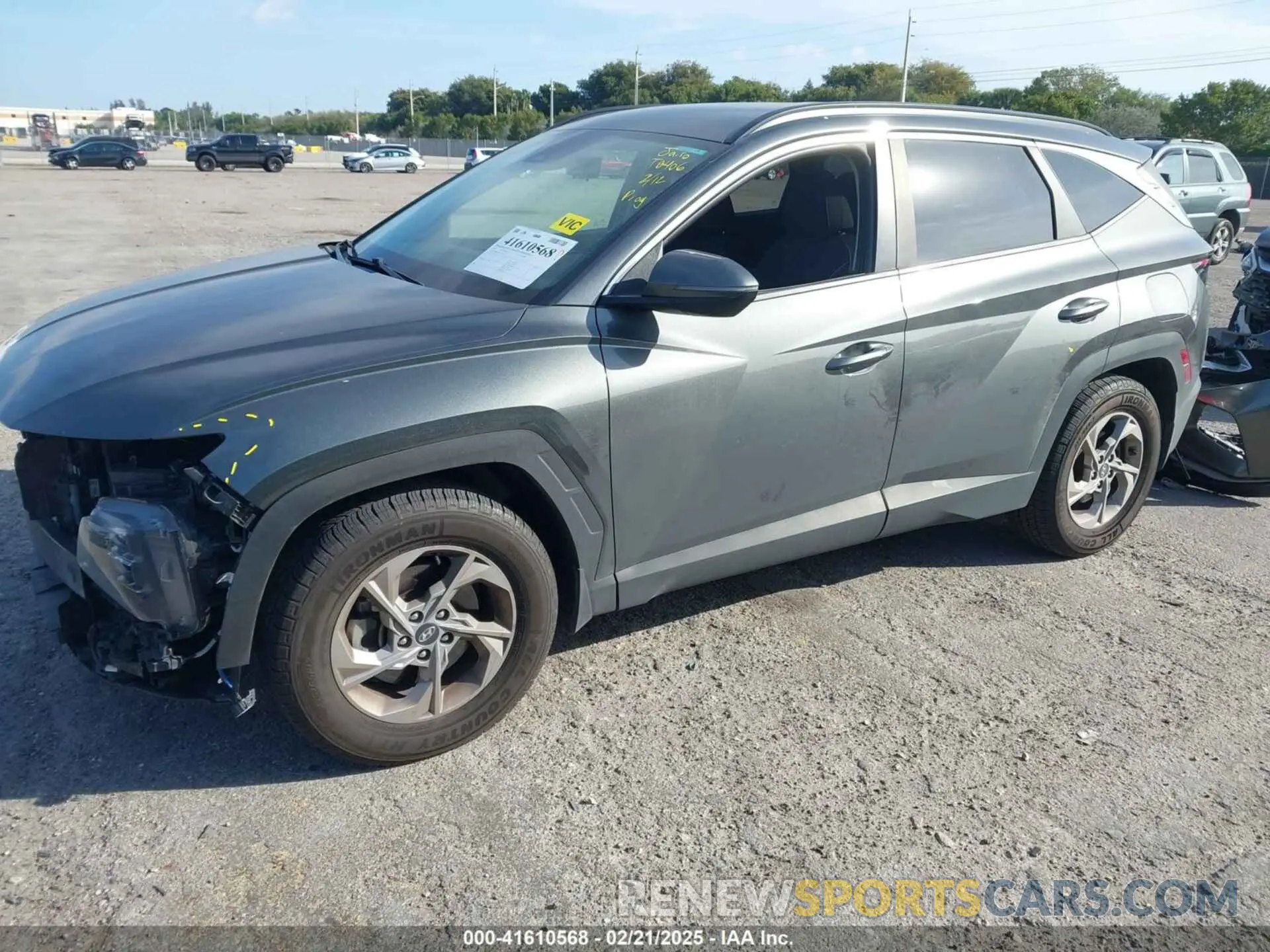 2 Photograph of a damaged car 5NMJB3AE7NH057183 HYUNDAI TUCSON 2022