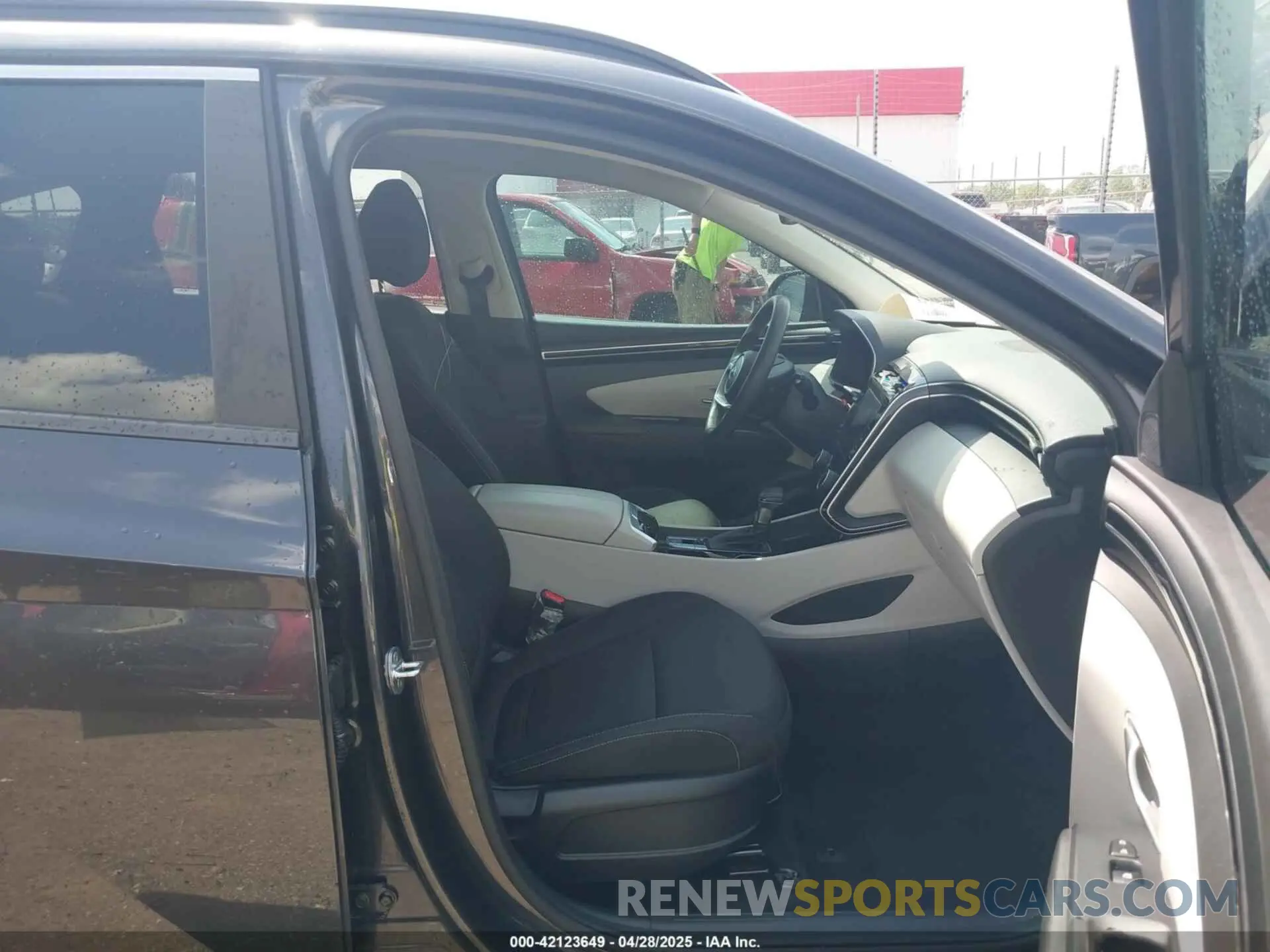 5 Photograph of a damaged car 5NMJB3AE7NH064439 HYUNDAI TUCSON 2022