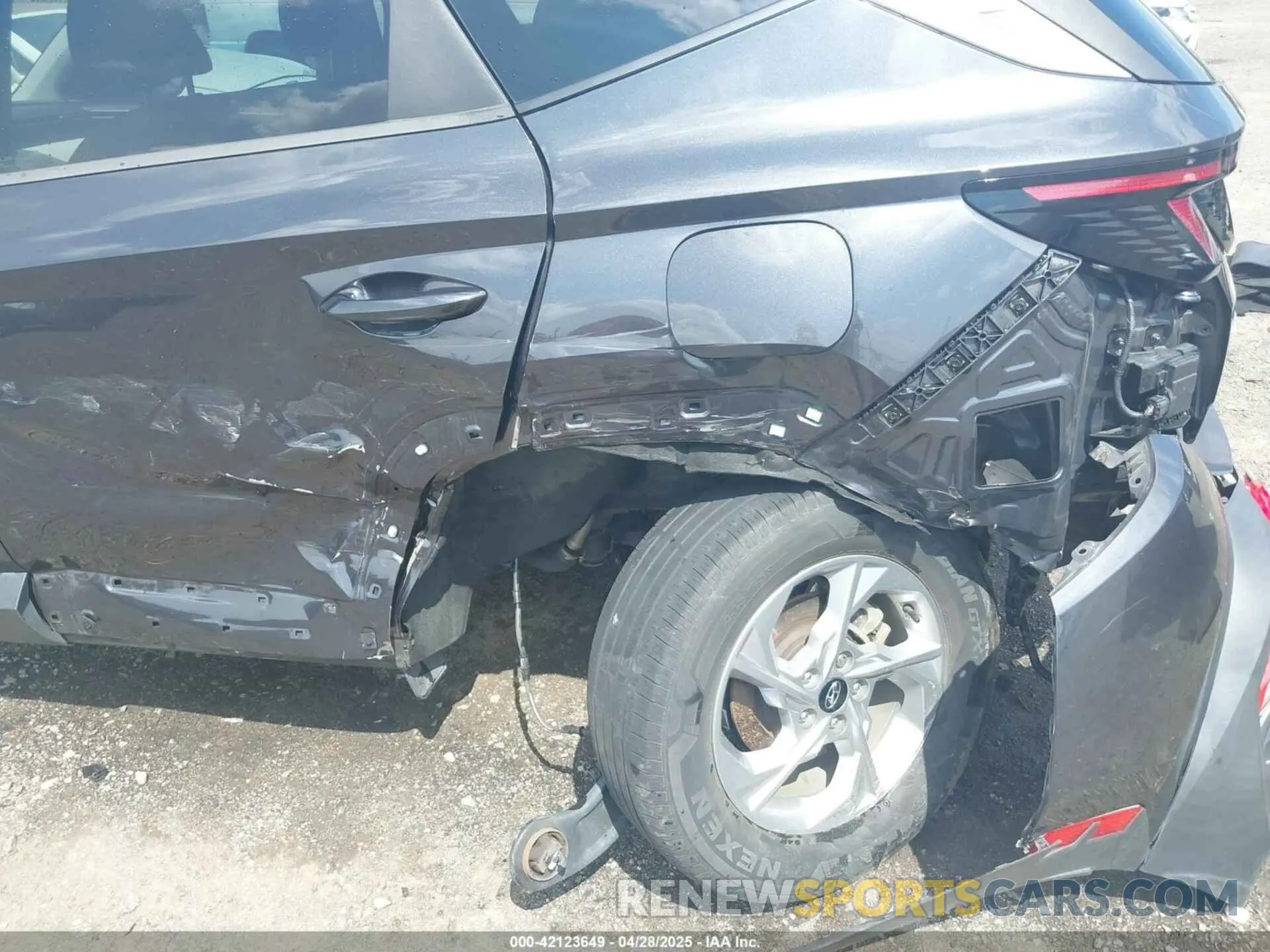 6 Photograph of a damaged car 5NMJB3AE7NH064439 HYUNDAI TUCSON 2022