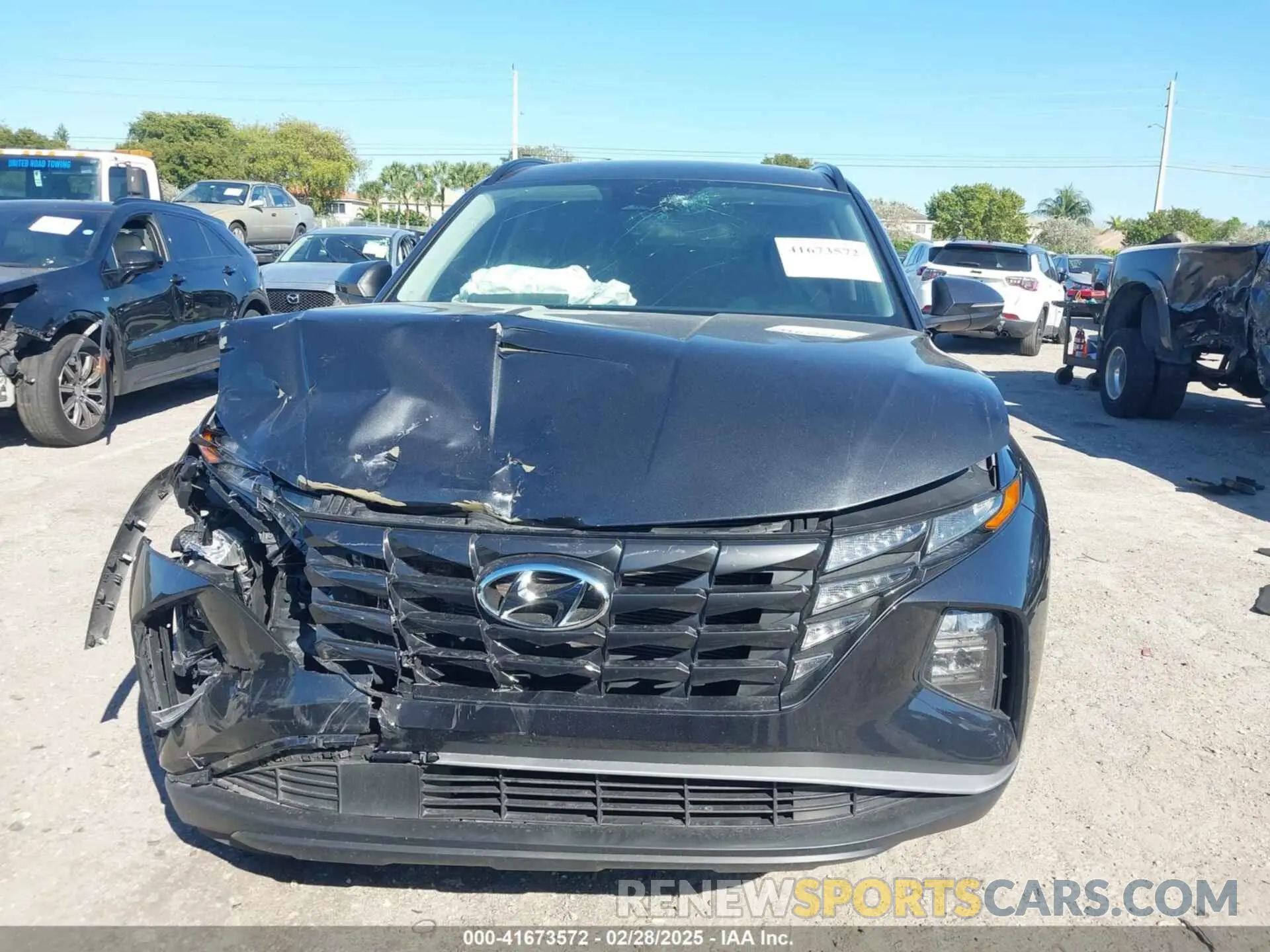 13 Photograph of a damaged car 5NMJB3AE7NH065963 HYUNDAI TUCSON 2022
