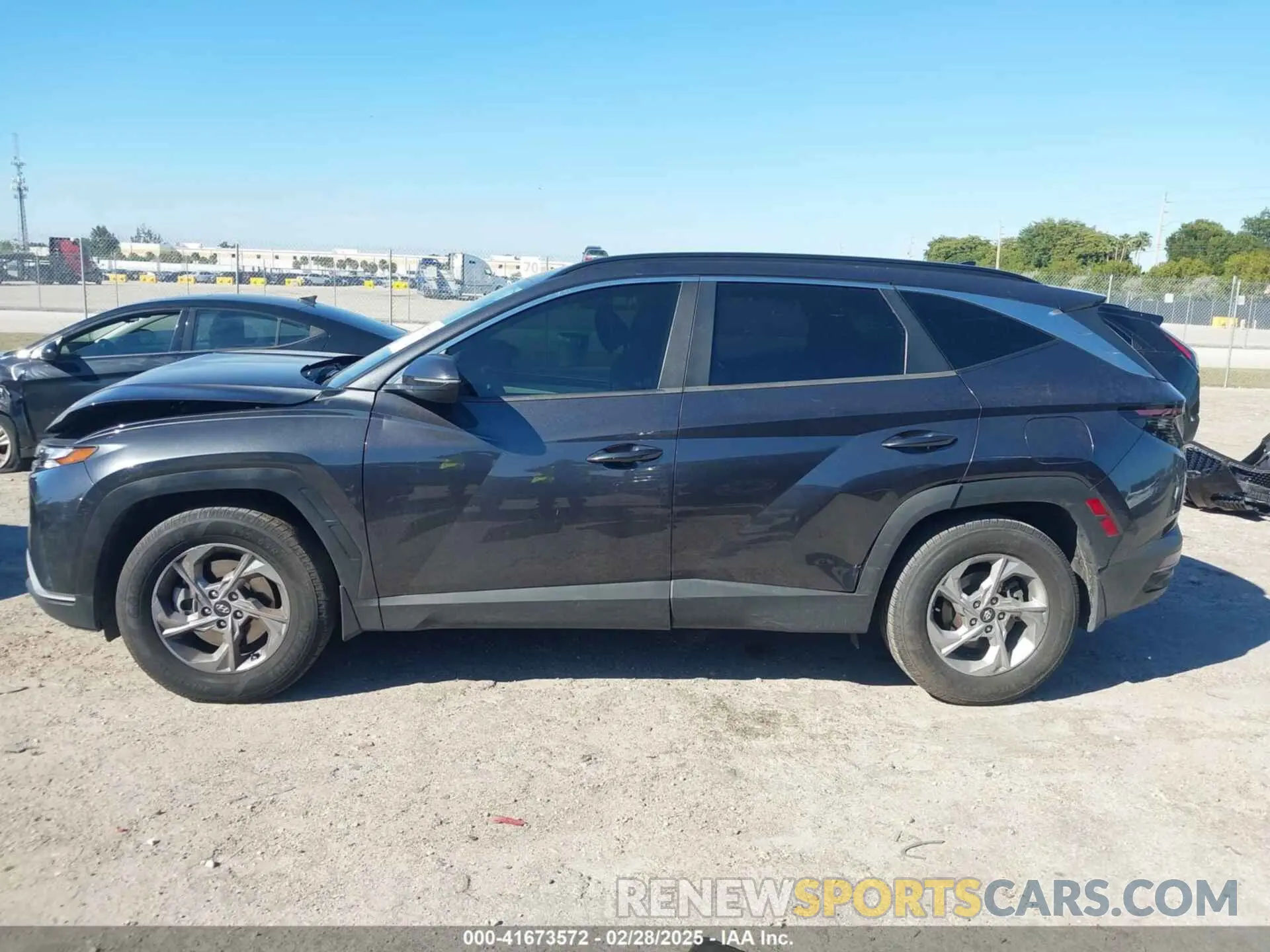 15 Photograph of a damaged car 5NMJB3AE7NH065963 HYUNDAI TUCSON 2022