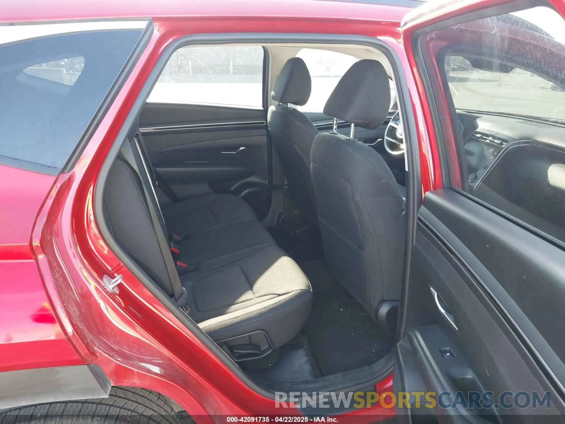 8 Photograph of a damaged car 5NMJB3AE7NH076526 HYUNDAI TUCSON 2022