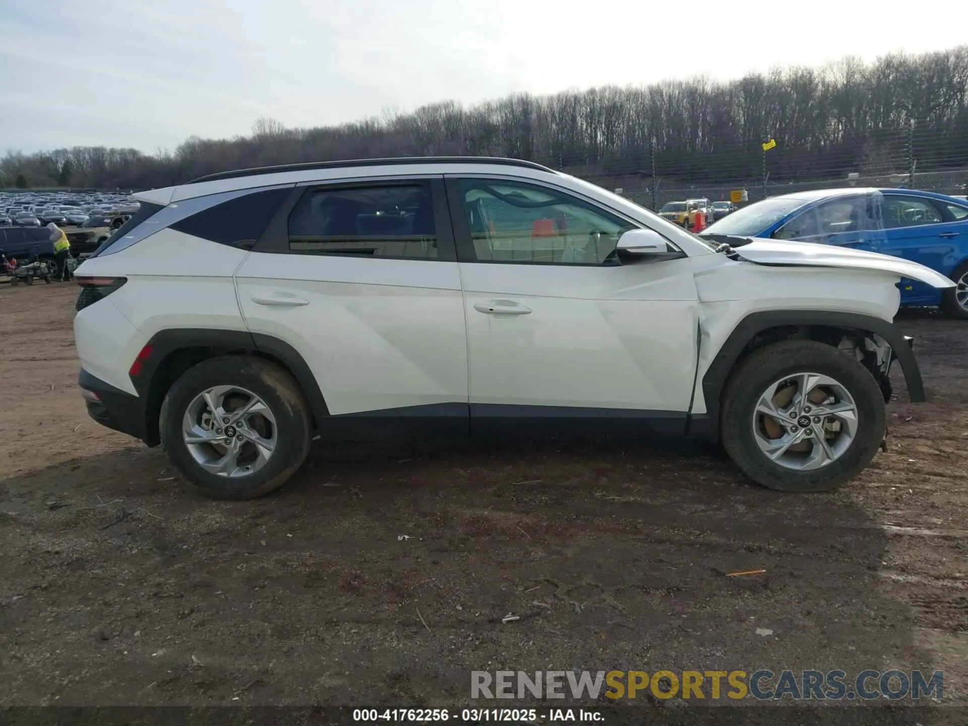 13 Photograph of a damaged car 5NMJB3AE7NH092712 HYUNDAI TUCSON 2022