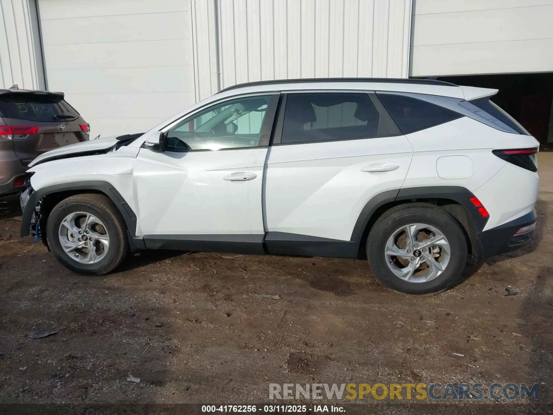 14 Photograph of a damaged car 5NMJB3AE7NH092712 HYUNDAI TUCSON 2022