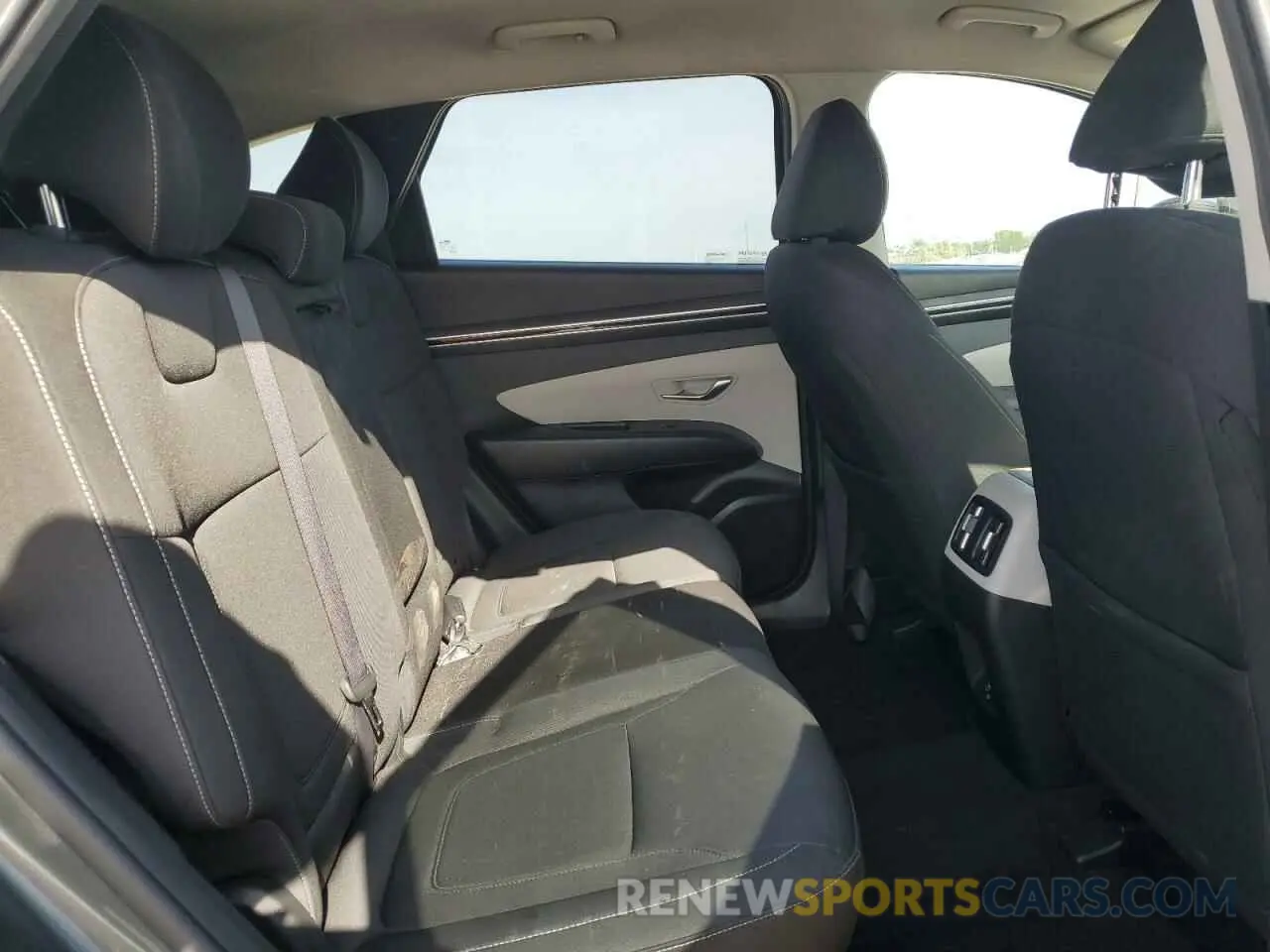 11 Photograph of a damaged car 5NMJB3AE7NH113722 HYUNDAI TUCSON 2022