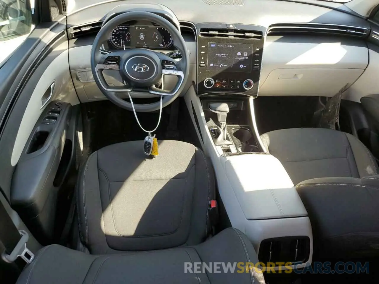 8 Photograph of a damaged car 5NMJB3AE7NH134893 HYUNDAI TUCSON 2022