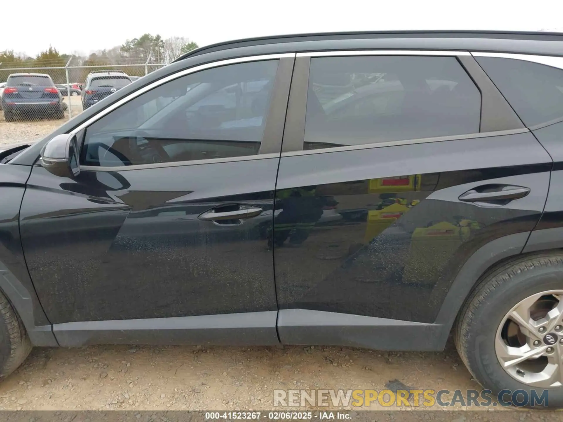 14 Photograph of a damaged car 5NMJB3AE8NH003990 HYUNDAI TUCSON 2022