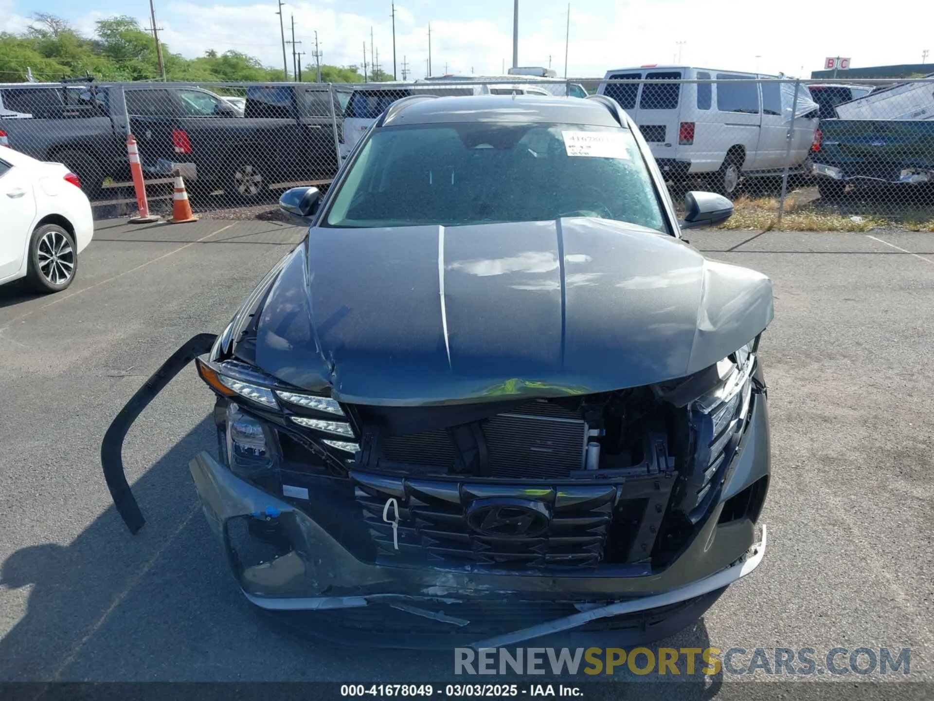 12 Photograph of a damaged car 5NMJB3AE8NH018358 HYUNDAI TUCSON 2022